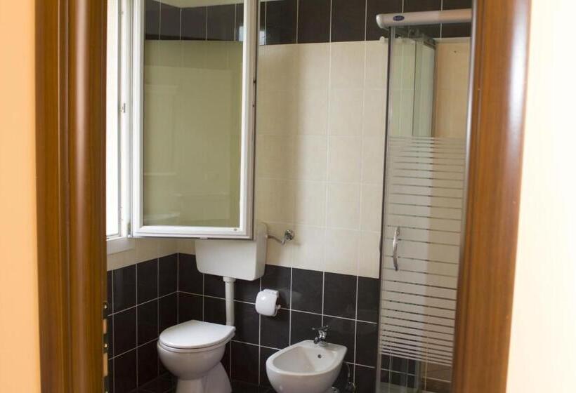 חדר סטנדרט לארבעה, B&b L Angolo