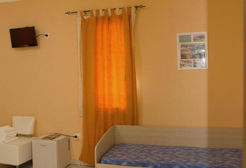 חדר סטנדרט לארבעה, B&b L Angolo