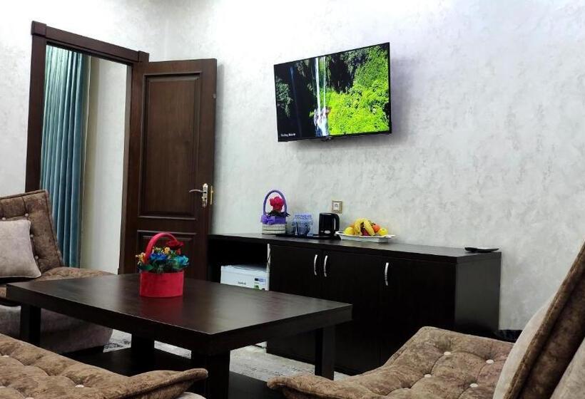 سوئیت با تخت بزرگ, Pga Hotel Free Shuttle To Airport