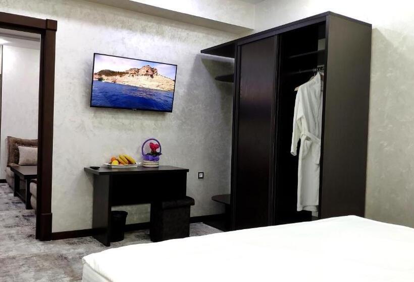 سوئیت با تخت بزرگ, Pga Hotel Free Shuttle To Airport