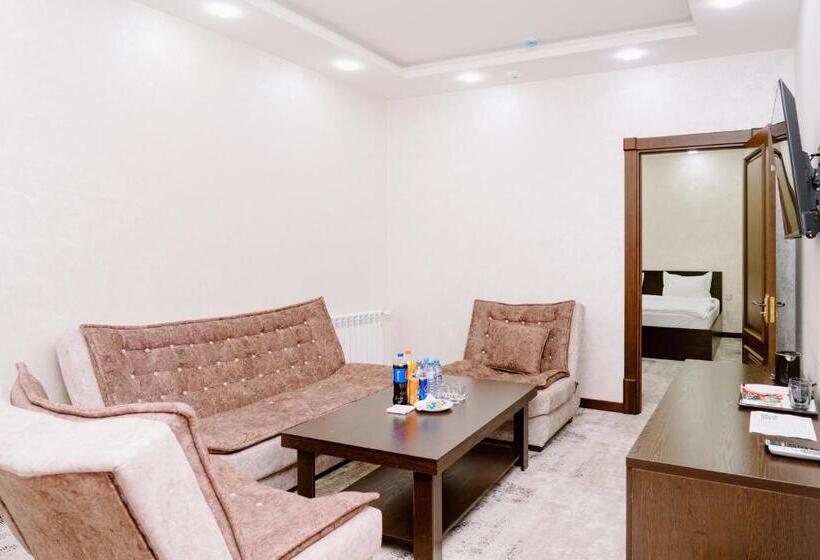 سوئیت با تخت بزرگ, Pga Hotel Free Shuttle To Airport