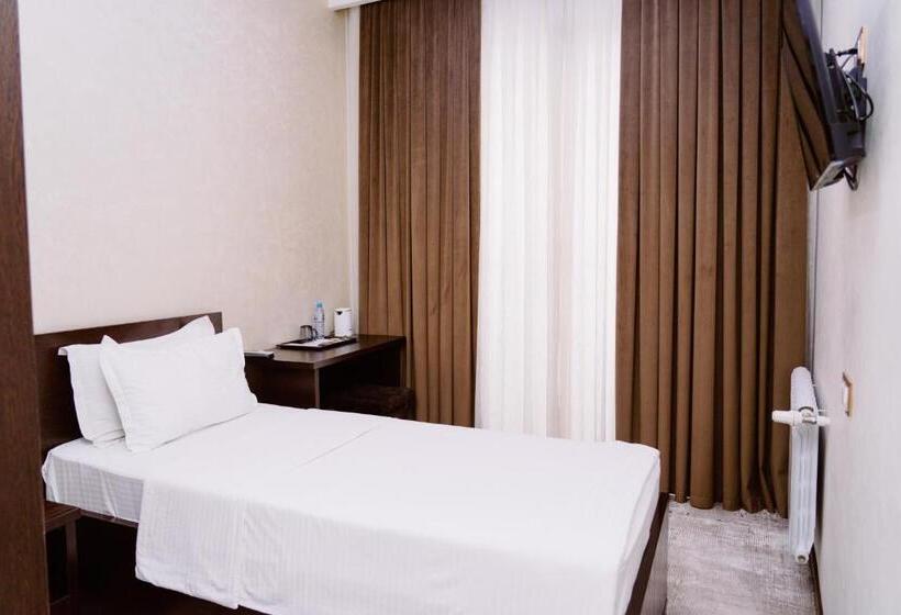 اتاق استاندارد یک تخته با بالکن, Pga Hotel Free Shuttle To Airport