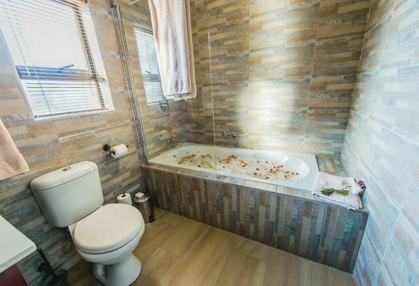 Номер Стандарт, Ritsako Game Lodge