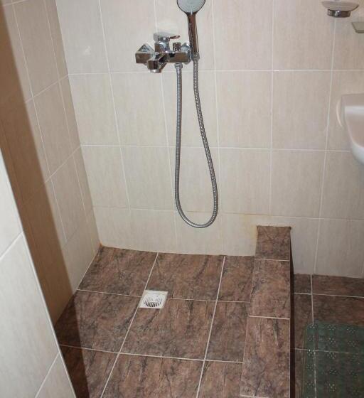 اتاق لوکس چهار تخته, адилет