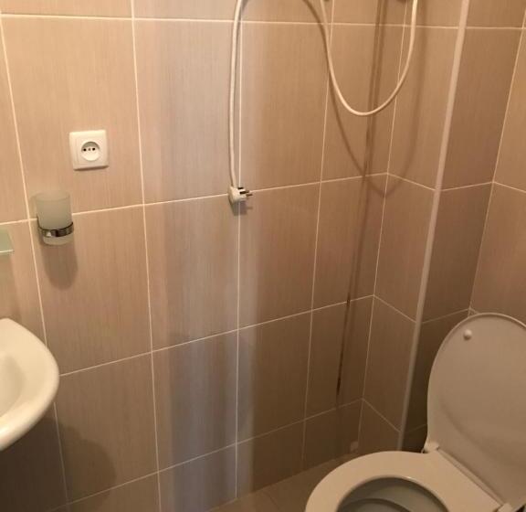 اتاق استاندارد, адилет