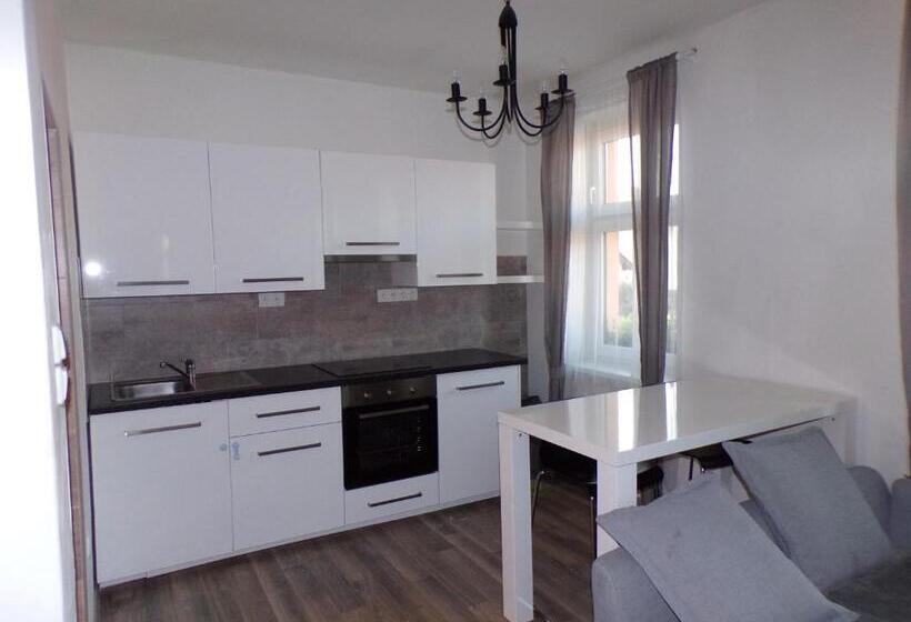 スタンダード4人部屋, Penzion Restaurace U Helferů