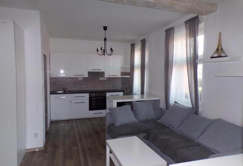 スタンダード4人部屋, Penzion Restaurace U Helferů