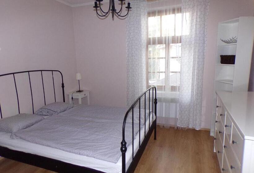 スタンダード4人部屋, Penzion Restaurace U Helferů