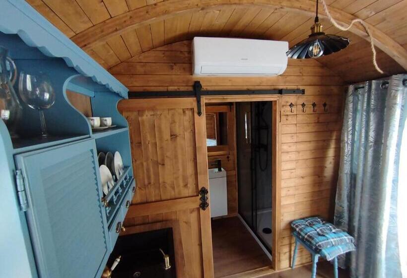 בקתת חדר, Penzion Restaurace U Helferů