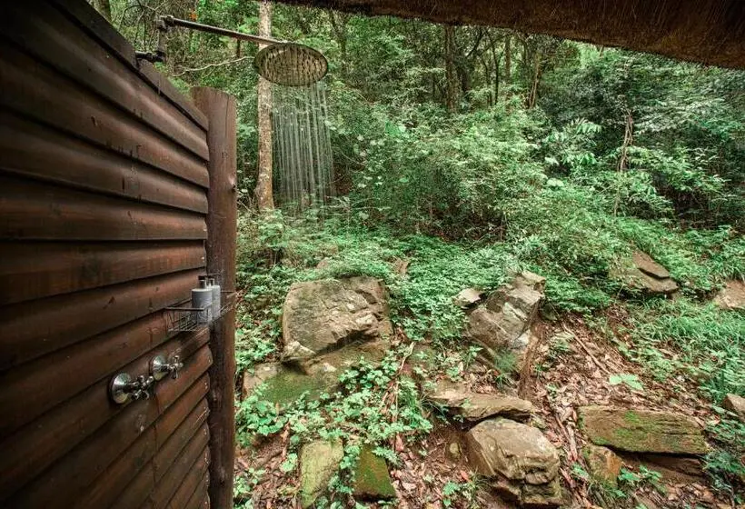 سوئیت با چشم‌انداز رودخانه, Serenity Mountain And Forest Lodge