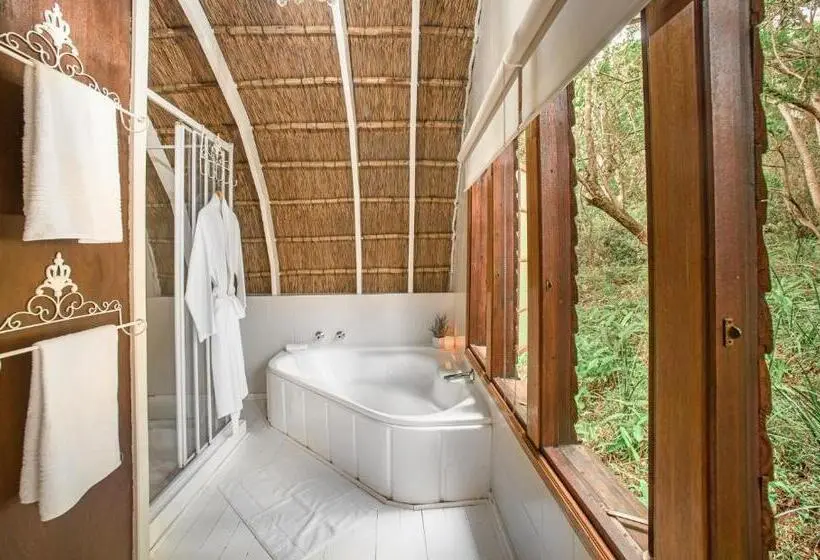 سوییت خانوادگی, Serenity Mountain And Forest Lodge