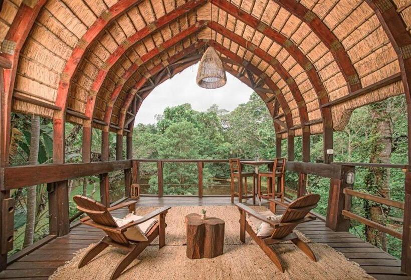 Suite with lake view, Serenity Mountain And Forest Lodge