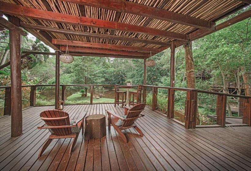 Suite with lake view, Serenity Mountain And Forest Lodge