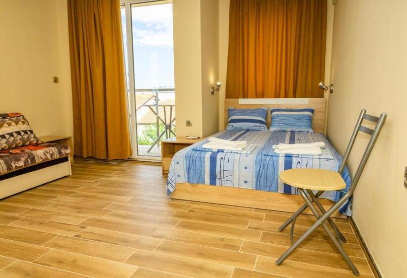 Triple Room Sea View, Silitur Central