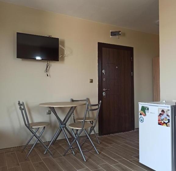 غرفة أساسية ثلاثية, Silitur Central