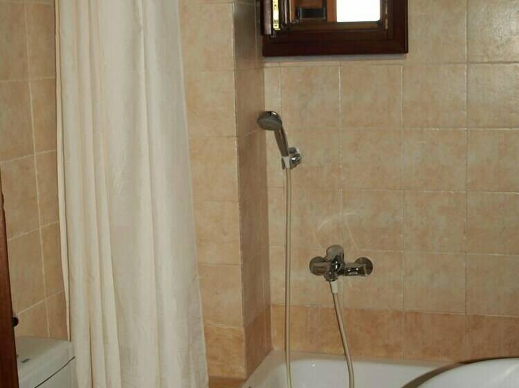 דירת שני חדרים, Aristea