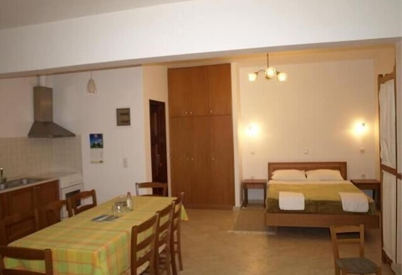 דירת שני חדרים, Aristea