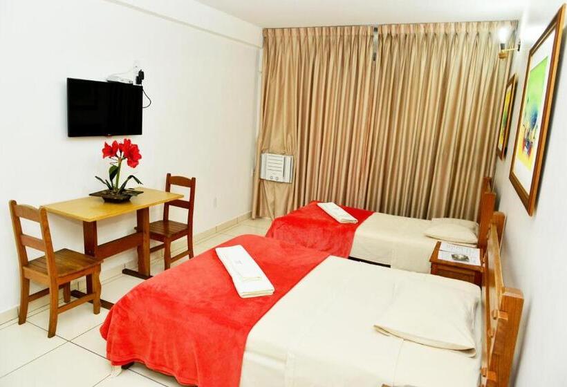 标准单人间, Max