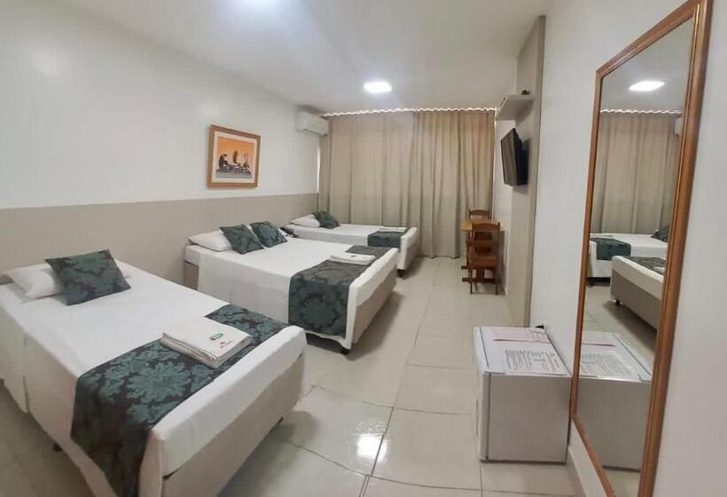 标准三人间, Max