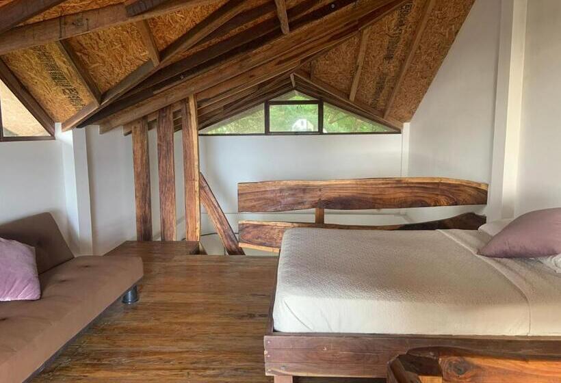 اتاق خانوادگی, Nantu Hostería