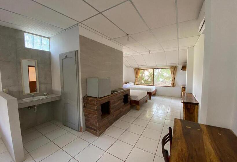 اتاق خانوادگی, Nantu Hostería