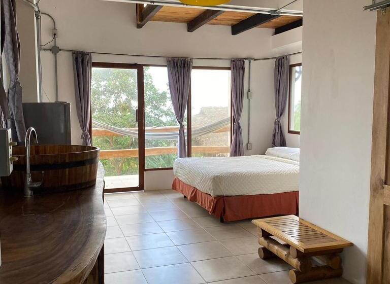 اتاق خانوادگی, Nantu Hostería