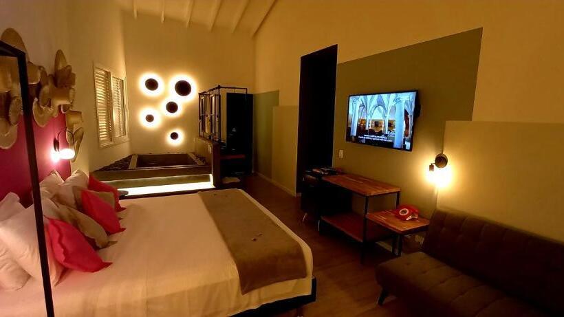 套房配有游泳池, Pousada Toca Da Praia