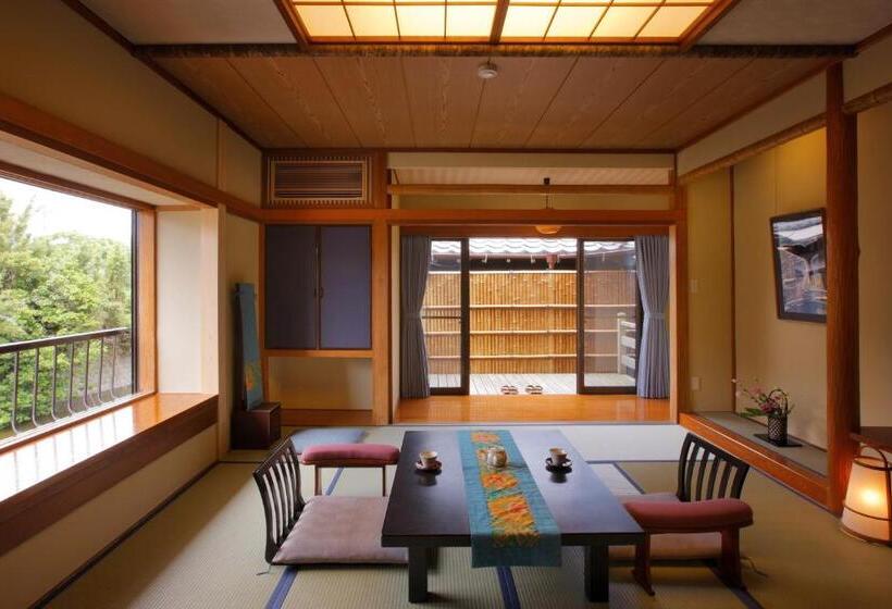 バス共有のスタンダードルーム, Chikurakan