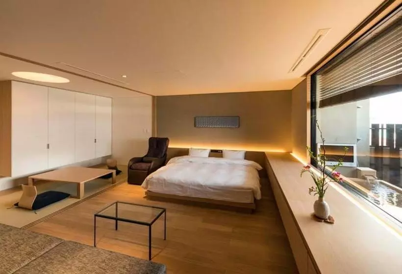 デラックスの４人部屋, Chikurakan