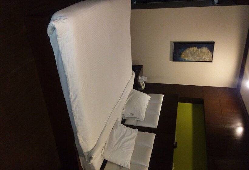 Quarto Deluxe, Saurabh Candy By Peppermint