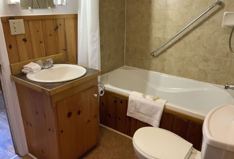 منزل 3 غرف نوم, Tally Ho Inn