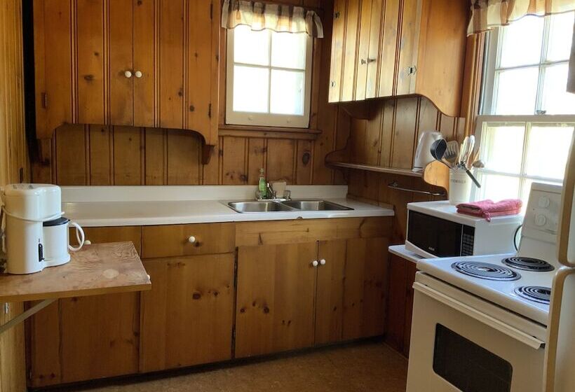 منزل 3 غرف نوم, Tally Ho Inn