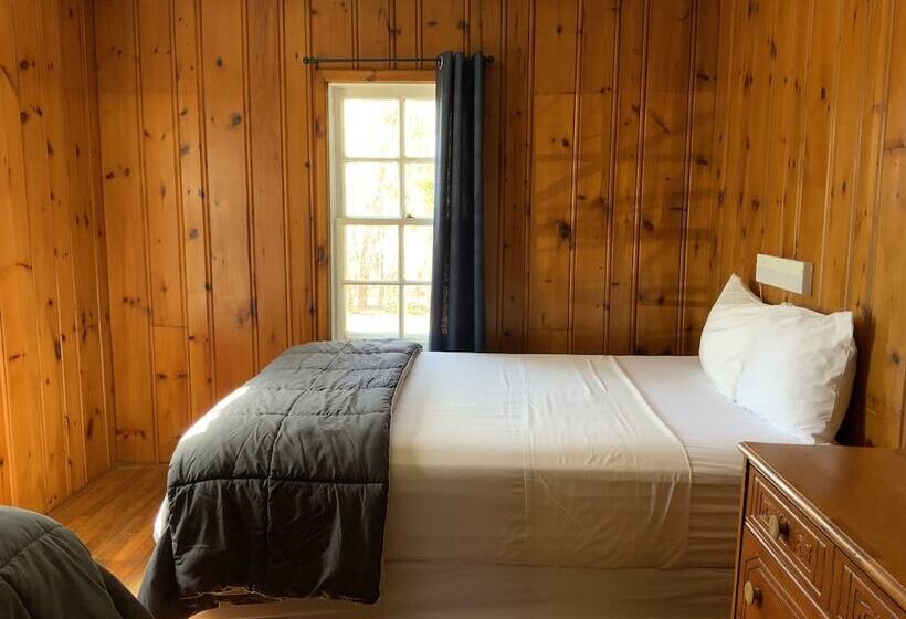 منزل 3 غرف نوم, Tally Ho Inn