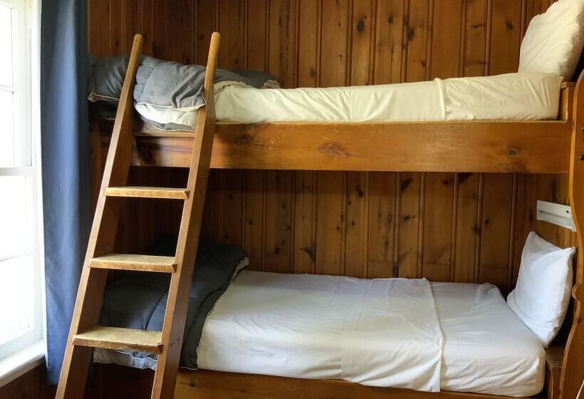 منزل 3 غرف نوم, Tally Ho Inn