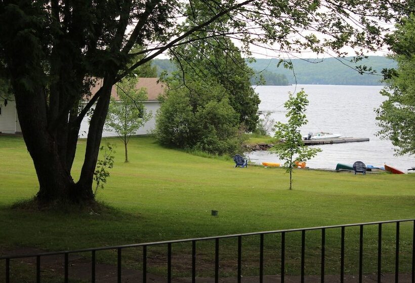 جناح مطل على البحيرة, Tally Ho Inn