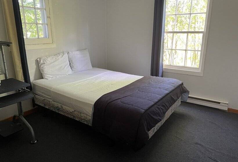 منزل 4 غرف نوم, Tally Ho Inn