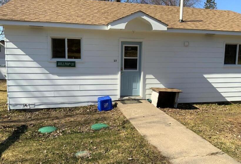 كابينة, Tally Ho Inn