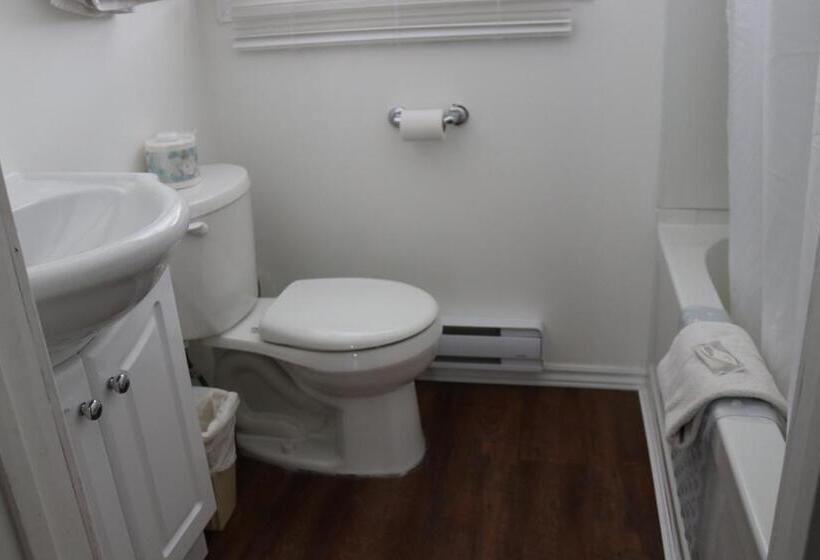 جناح, Tally Ho Inn