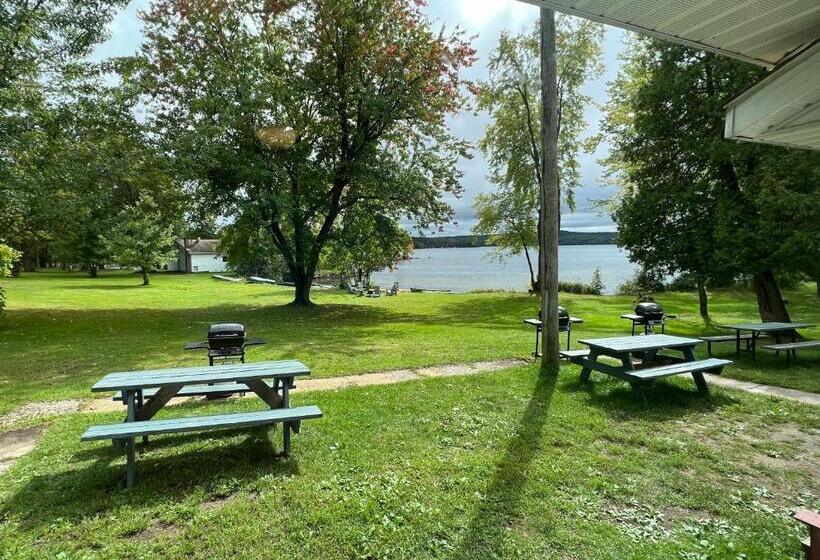 غرفة قياسية, Tally Ho Inn