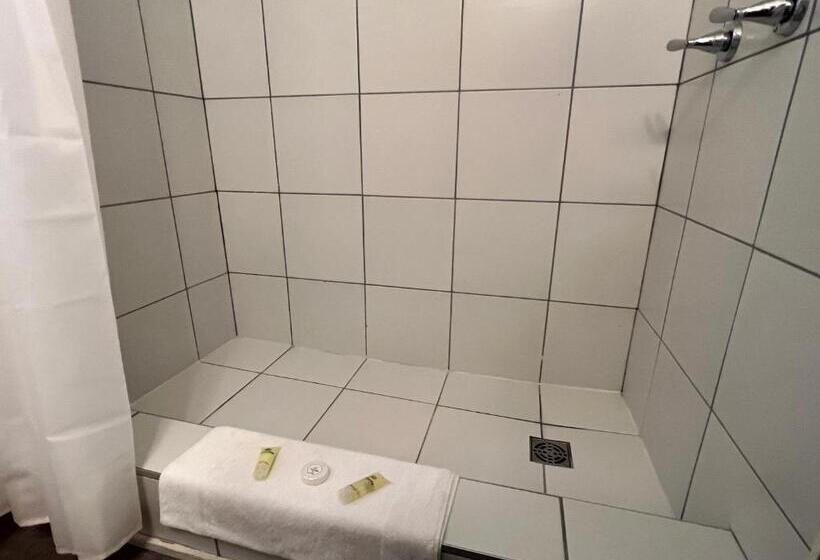 غرفة قياسية, Tally Ho Inn