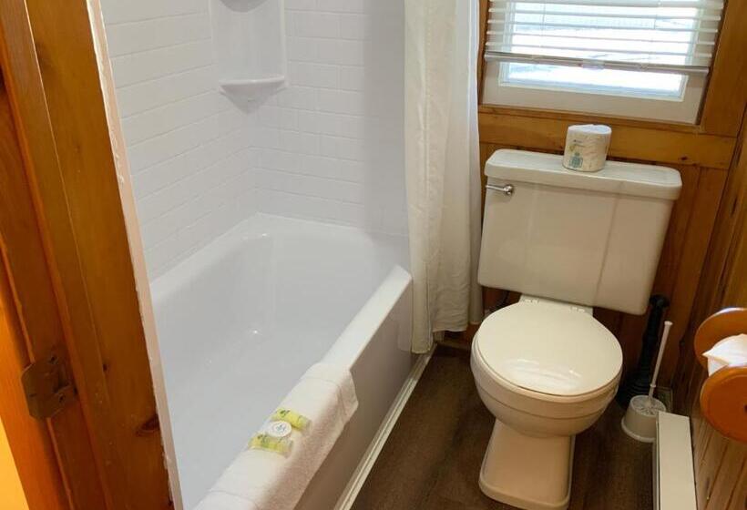 جناح, Tally Ho Inn