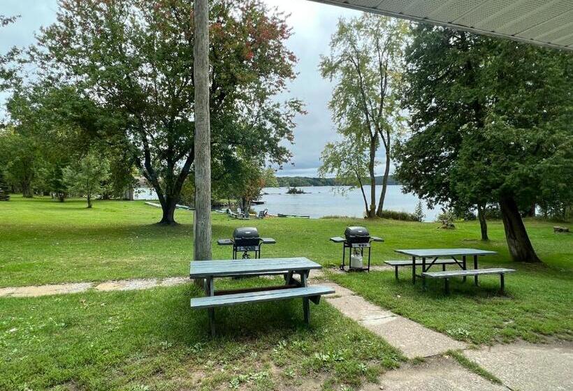 غرفة قياسية, Tally Ho Inn