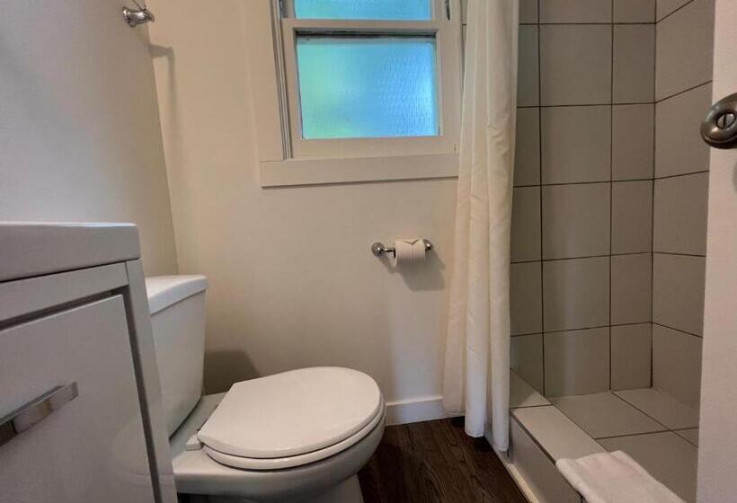 غرفة قياسية, Tally Ho Inn