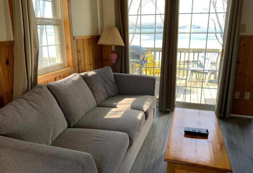 استوديو قياسي مطل على البحيرة, Tally Ho Inn