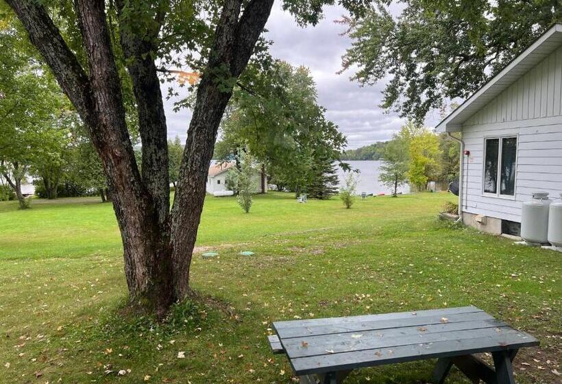 شاليه غرفة نوم واحدة, Tally Ho Inn