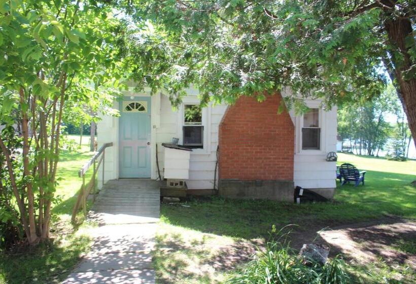 شاليه غرفة نوم واحدة, Tally Ho Inn