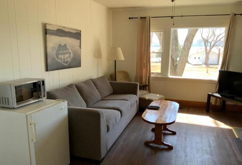 شاليه غرفة نوم واحدة, Tally Ho Inn