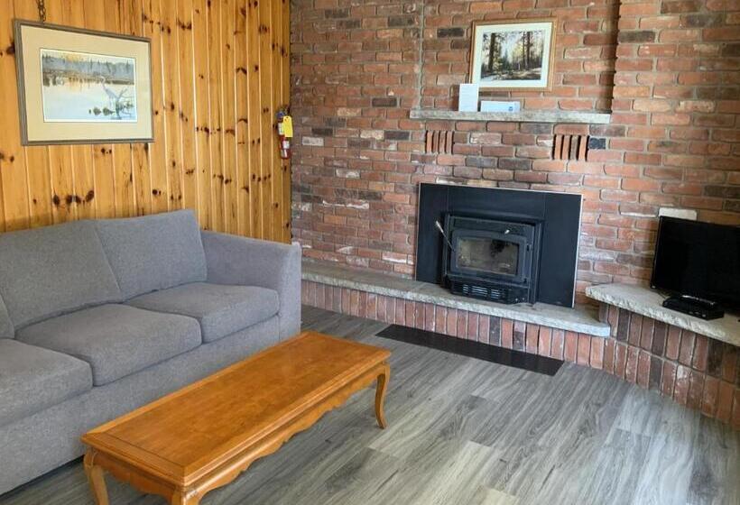 جناح, Tally Ho Inn