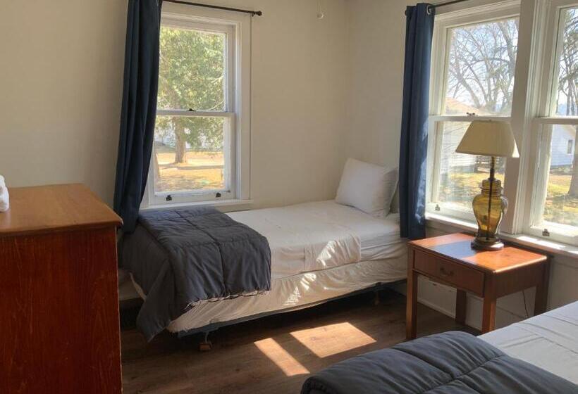 كابينة, Tally Ho Inn