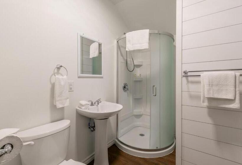 إستوديو قياسى, Tally Ho Inn